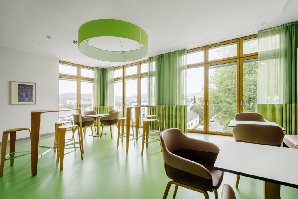 Lounge area in the newly built bed wing of the Elisabeth Clinic Olsberg